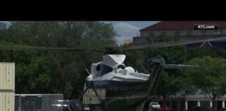 Commerical flight takes off from DCA minutes after Marine One takes flight